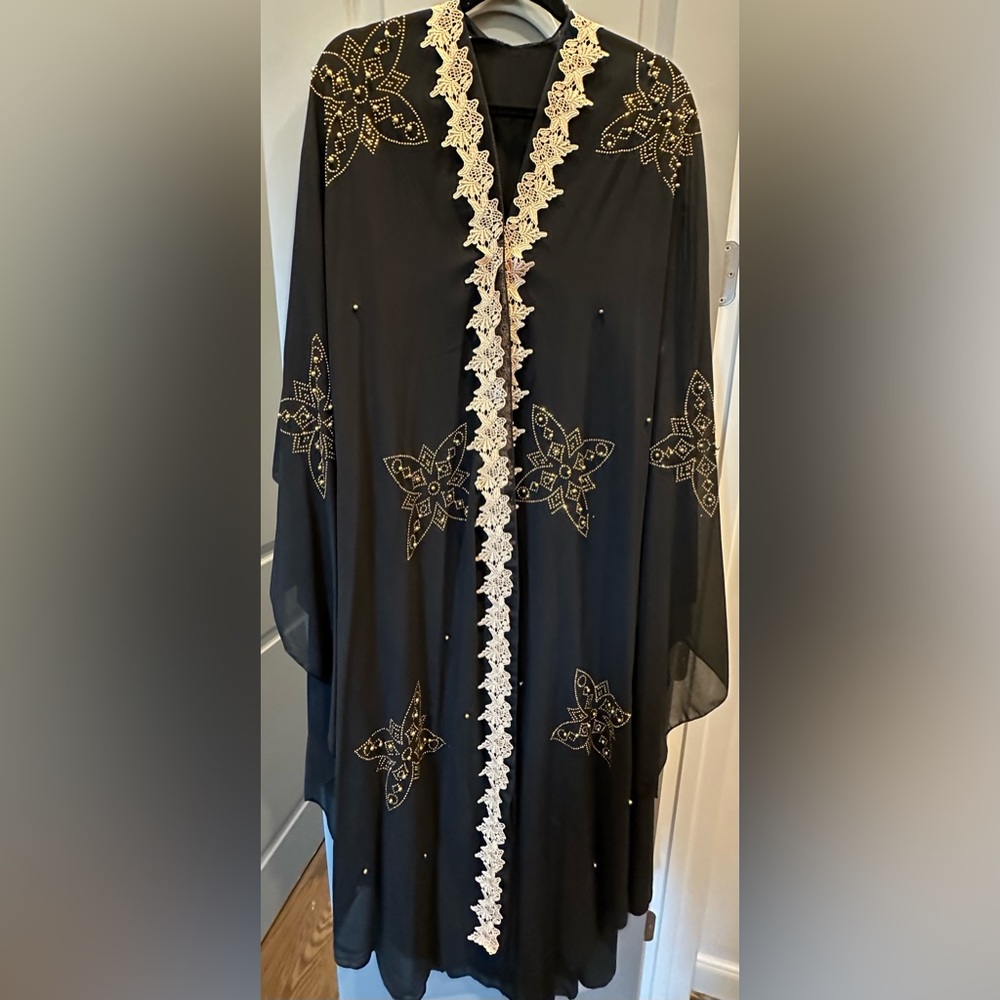 Bundle of 3 very “lightly worn” ladies Abayas